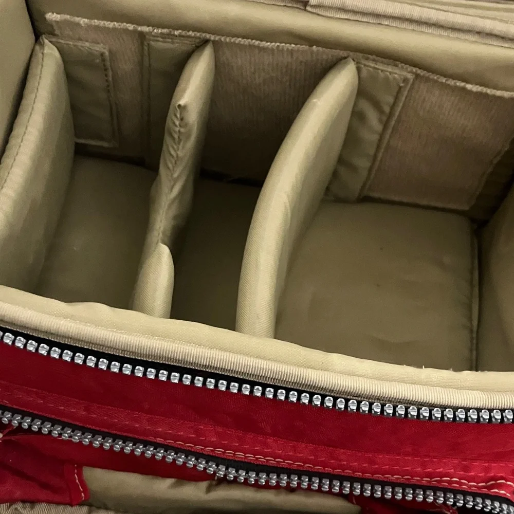 Kipling Red Shoulder Bag with Black Strap.  Camera 📷 bag